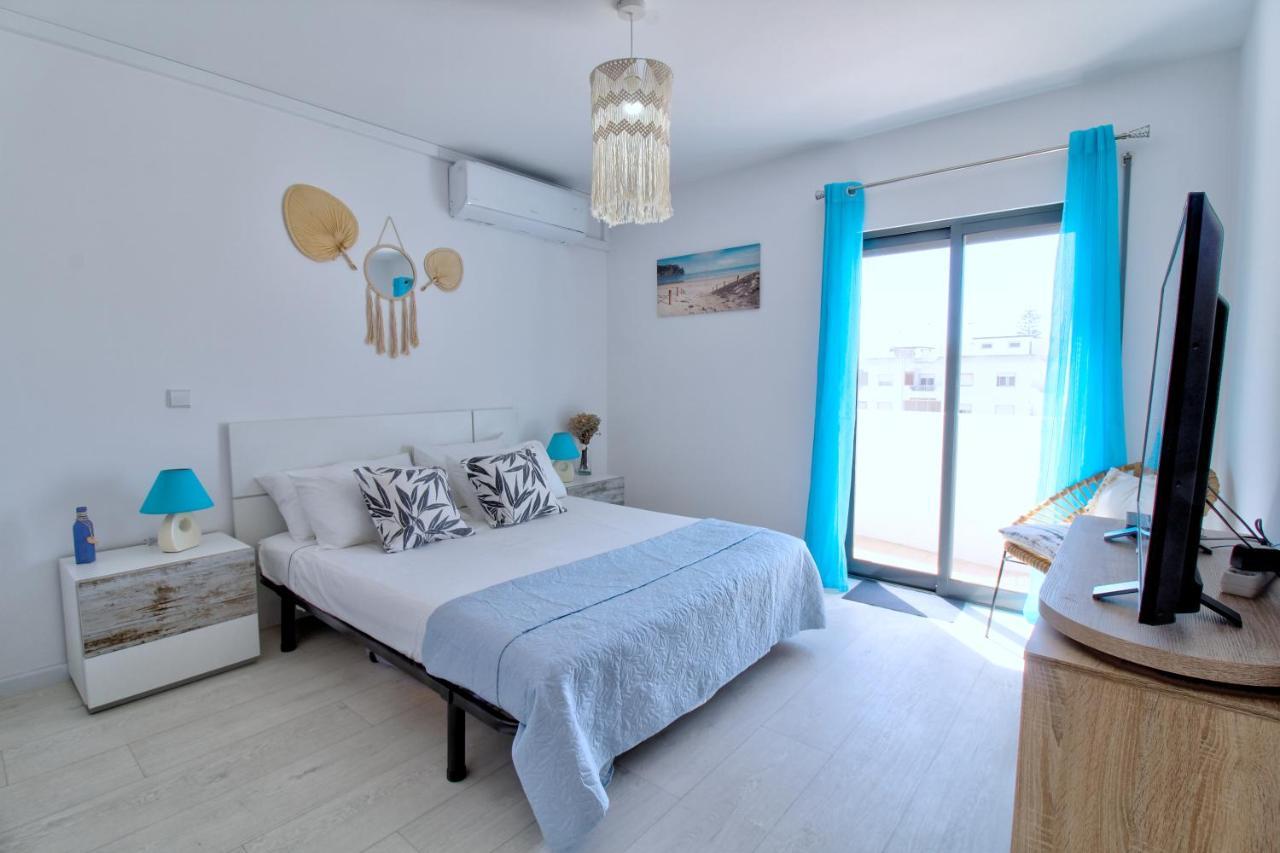 Апартаменти Center Location, Ac, Swimming Pool, And Parking Олян Екстер'єр фото